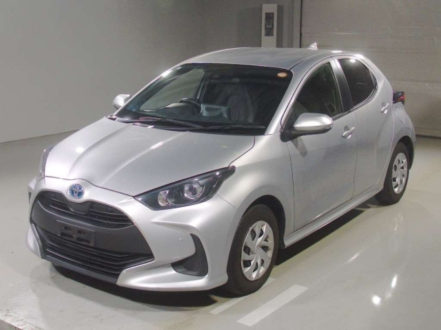 TOYOTA YARIS — фото