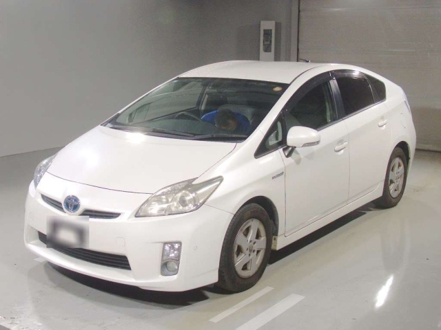 TOYOTA PRIUS — фото