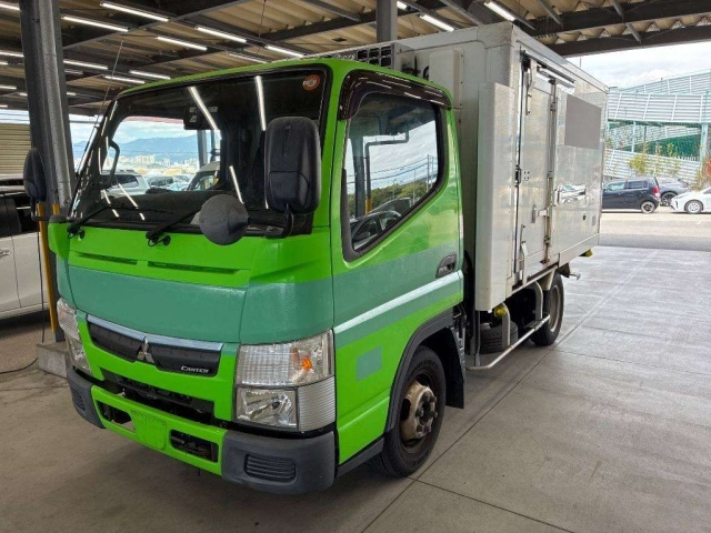 MITSUBISHI CANTER — фото