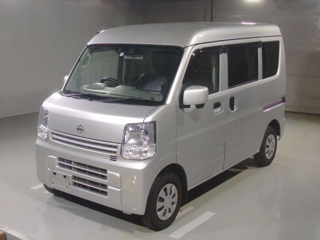 NISSAN CLIPPER — фото