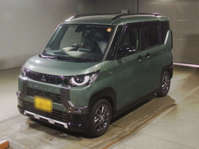 MITSUBISHI DELICA — фото