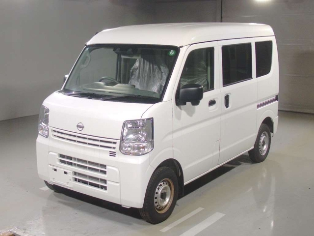 NISSAN CLIPPER — фото