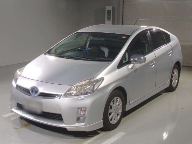 TOYOTA PRIUS — фото