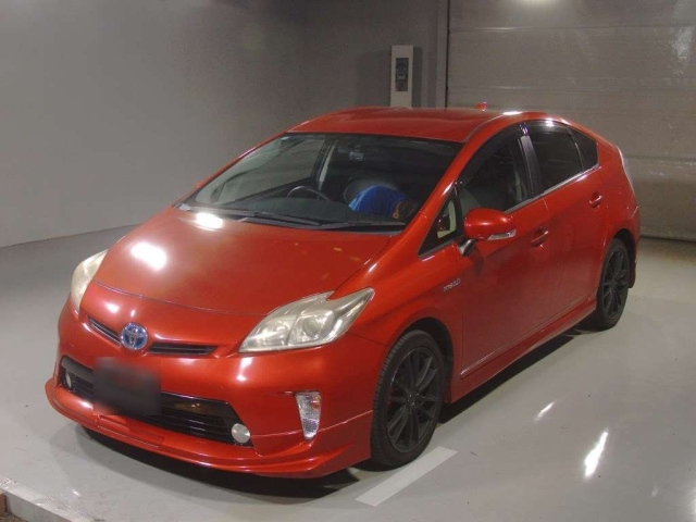 TOYOTA PRIUS — фото