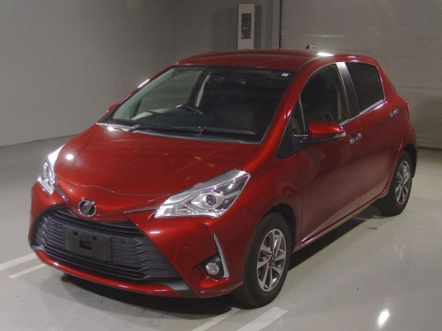 TOYOTA VITZ — фото