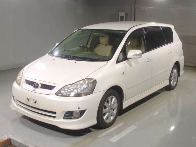 TOYOTA IPSUM — фото