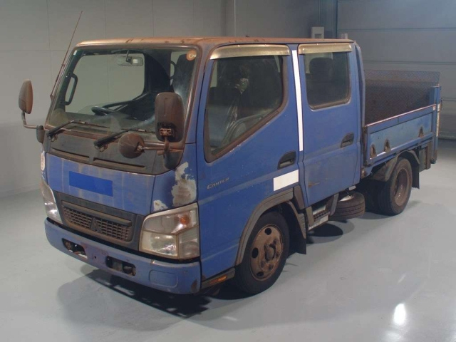 MITSUBISHI CANTER — фото