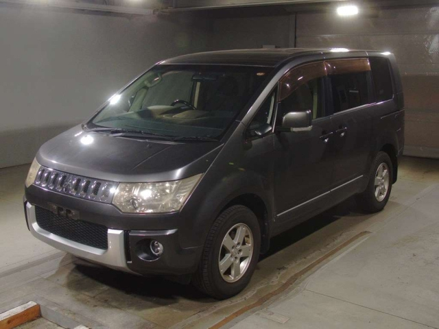 MITSUBISHI DELICA — фото