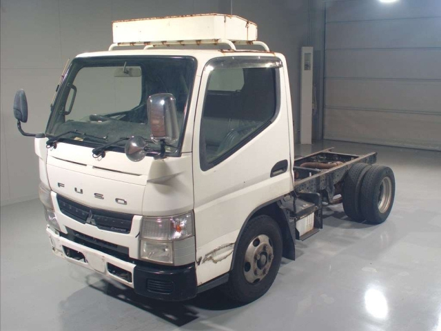 MITSUBISHI CANTER — фото