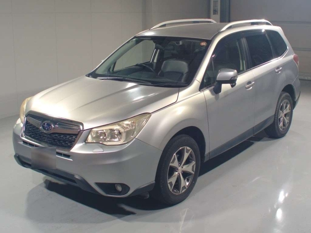 SUBARU FORESTER — фото