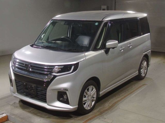 MITSUBISHI DELICA — фото
