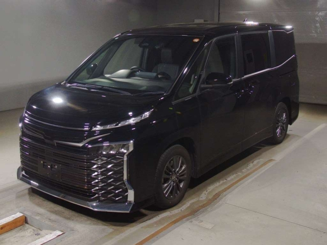TOYOTA NOAH — фото