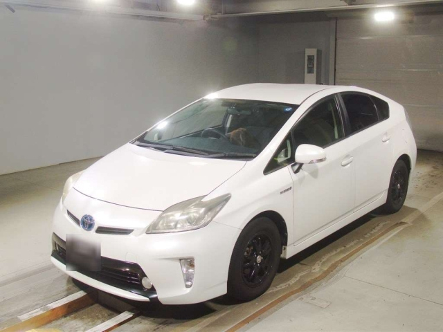 TOYOTA PRIUS — фото