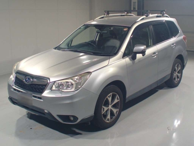SUBARU FORESTER — фото