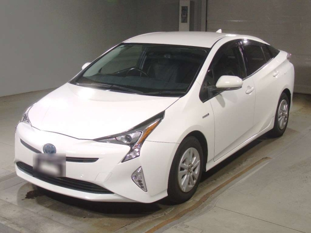 TOYOTA PRIUS — фото