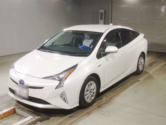 TOYOTA PRIUS — фото