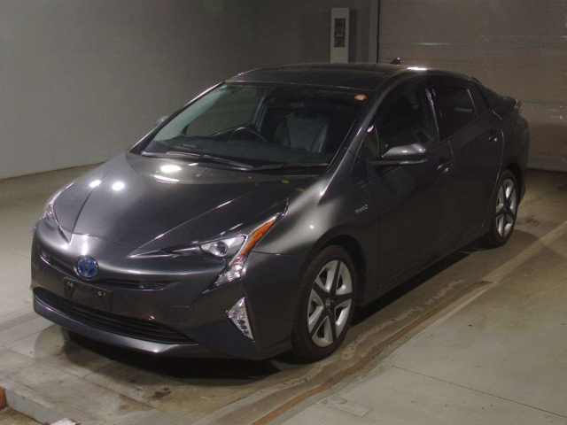 TOYOTA PRIUS — фото