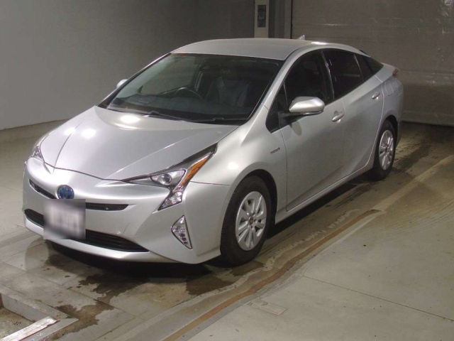 TOYOTA PRIUS — фото