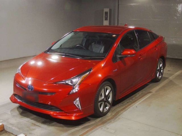 TOYOTA PRIUS — фото