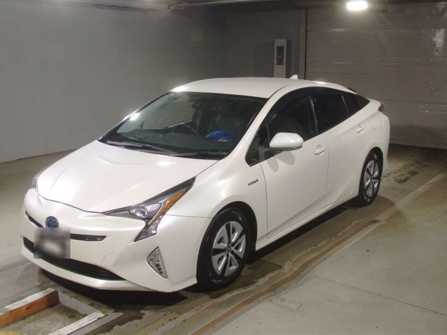 TOYOTA PRIUS — фото