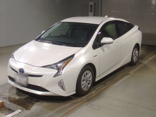 TOYOTA PRIUS — фото