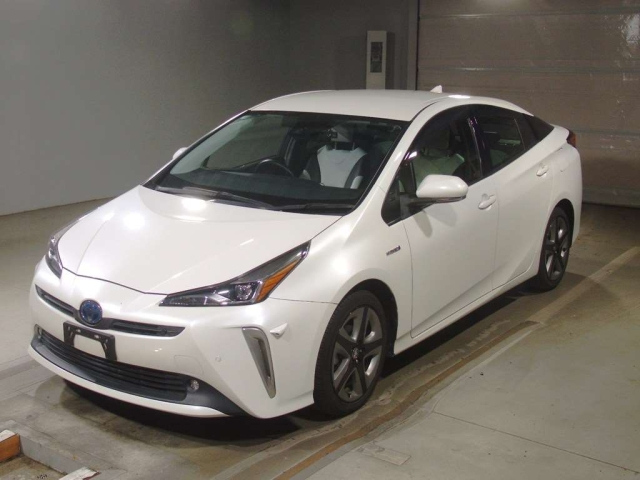 TOYOTA PRIUS — фото