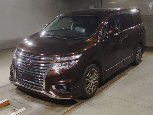 NISSAN ELGRAND — фото