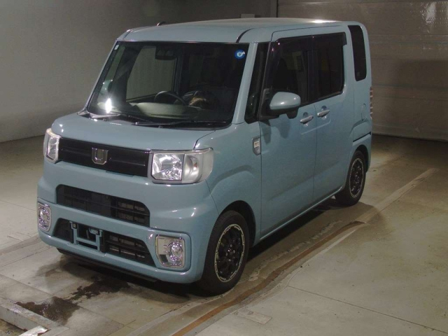 DAIHATSU WAKE — фото