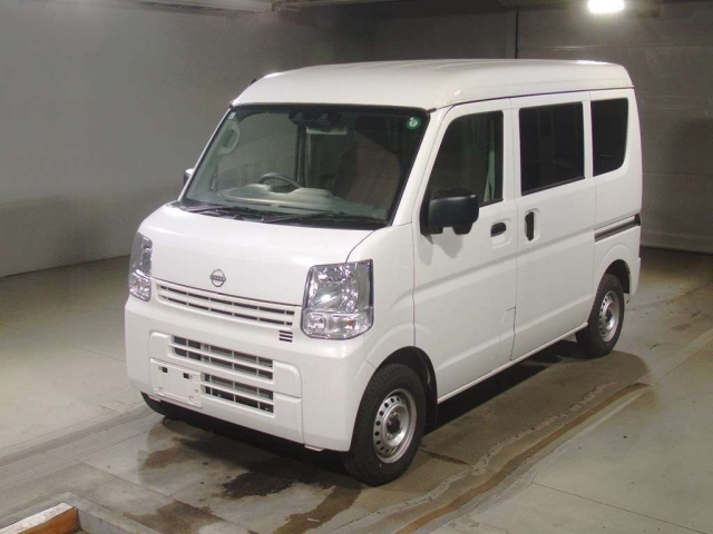 NISSAN CLIPPER — фото