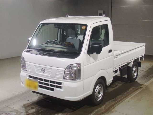 NISSAN CLIPPER — фото