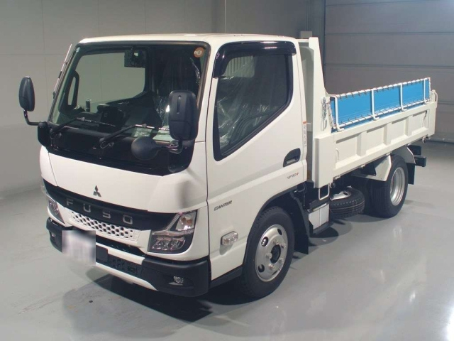 MITSUBISHI CANTER — фото