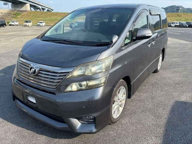TOYOTA VELLFIRE — фото