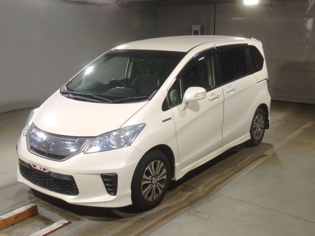 HONDA FREED — фото