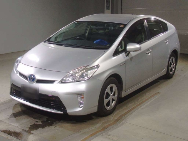 TOYOTA PRIUS — фото