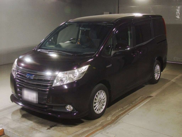 TOYOTA NOAH — фото