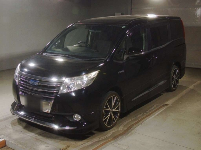 TOYOTA NOAH — фото
