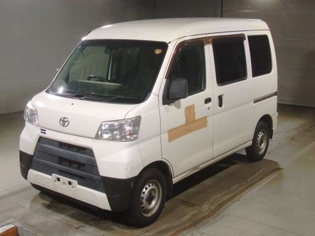 TOYOTA PIXIS — фото