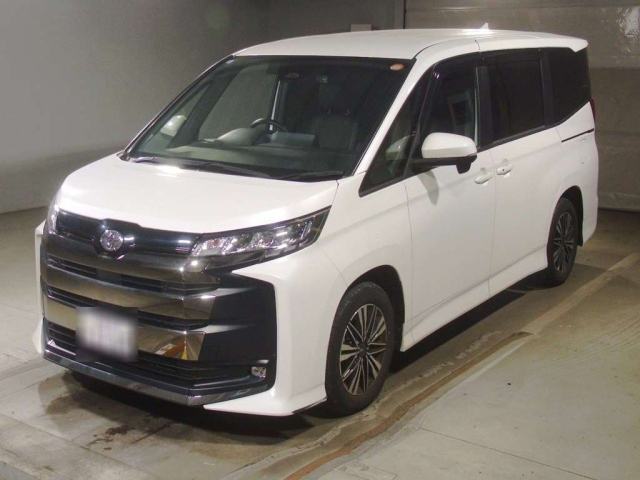 TOYOTA NOAH — фото