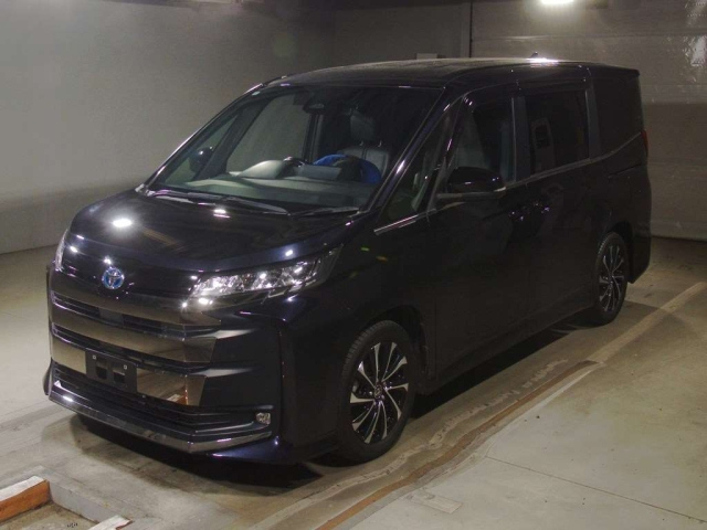 TOYOTA NOAH — фото
