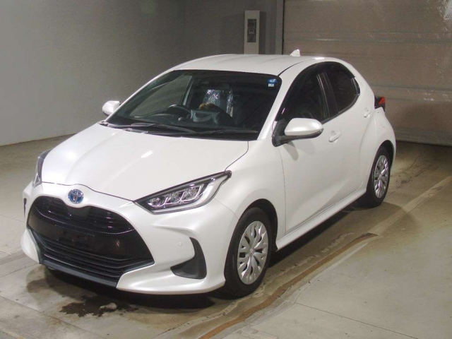TOYOTA YARIS — фото