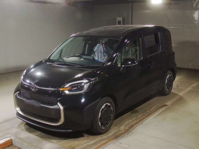TOYOTA SIENTA — фото