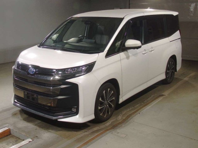 TOYOTA NOAH — фото