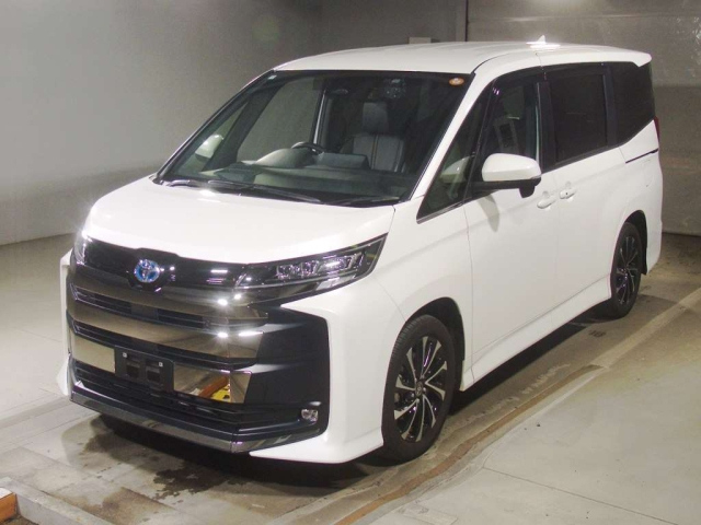TOYOTA NOAH — фото