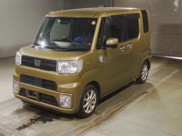 DAIHATSU WAKE — фото