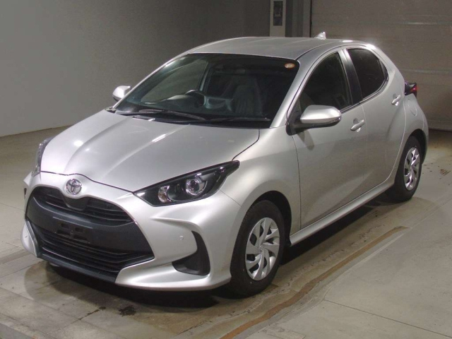 TOYOTA YARIS — фото