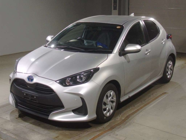 TOYOTA YARIS — фото