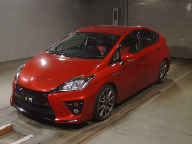 TOYOTA PRIUS — фото