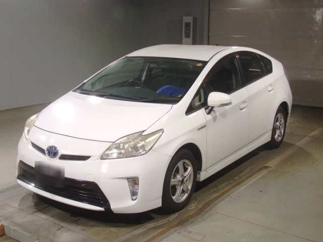 TOYOTA PRIUS — фото