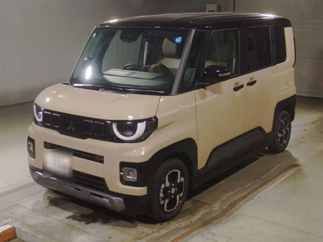 MITSUBISHI DELICA — фото