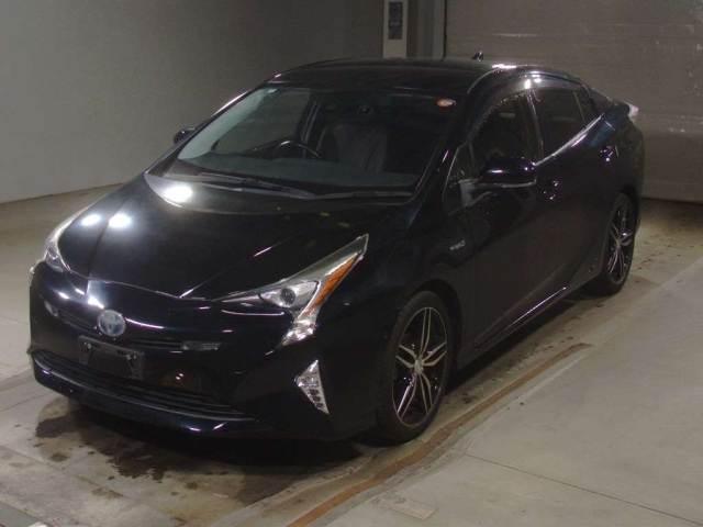 TOYOTA PRIUS — фото